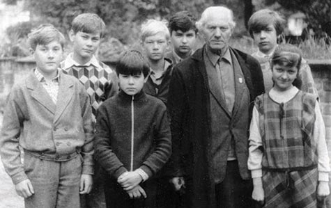 В.В. Гнездилов и его воспитанники. 1980-е годы.
