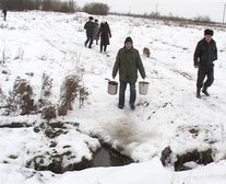 В Черняховском районе целый поселок сидит без воды полтора месяца