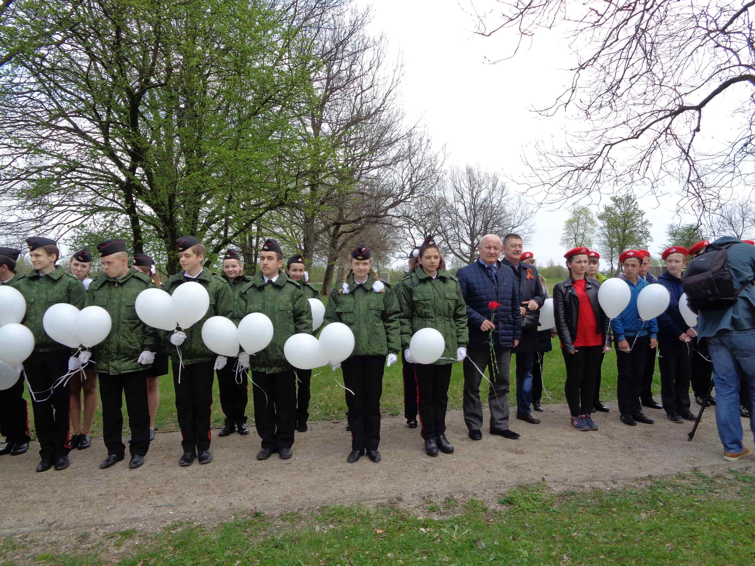 Церемония открытия памятной плиты с именами погибших красноармейцев в лагерях для военнопленных Инстербурга