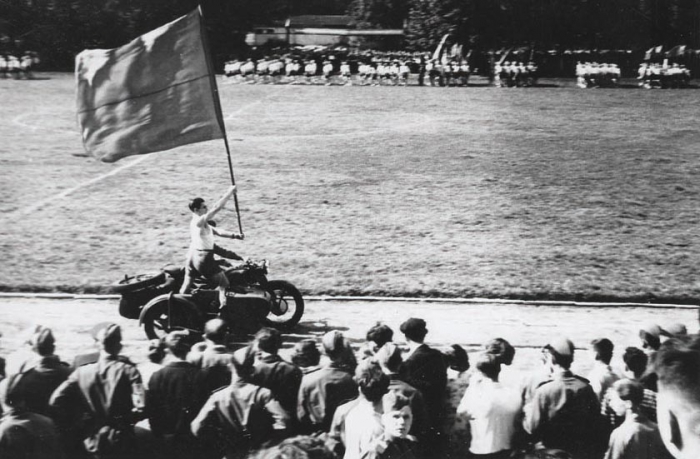 Спортивный праздник на городском стадионе. Середина 1950-х годов, Черняховск