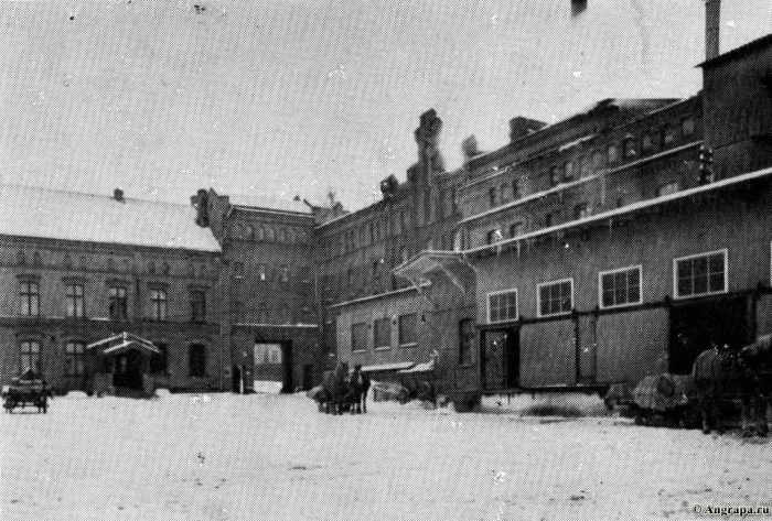 Blick in den Hof der Brauerei zur Winterszeit, Insterburg