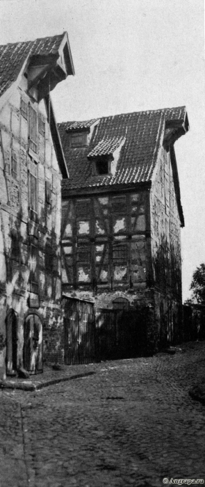 Hohe Fachwerkspeicher in der Luther Kirchenstrasse, Insterburg