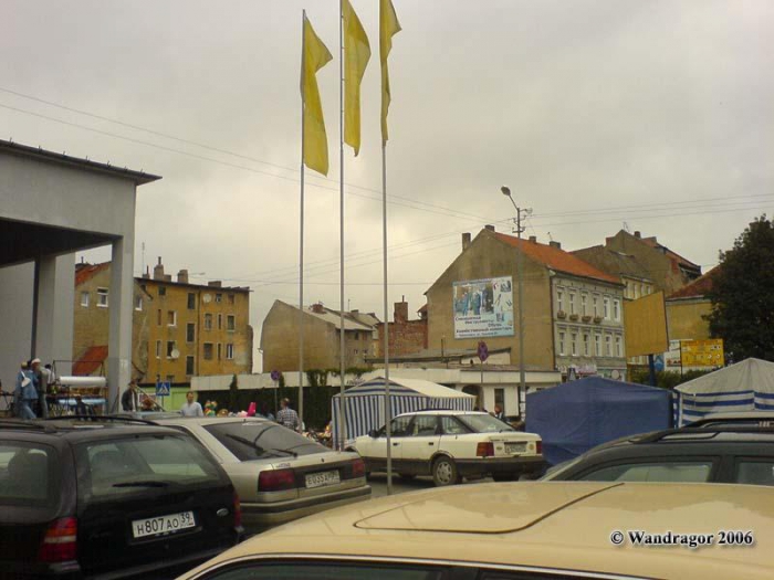 Театральная площадь (рядом с Центральным рынком), Черняховск