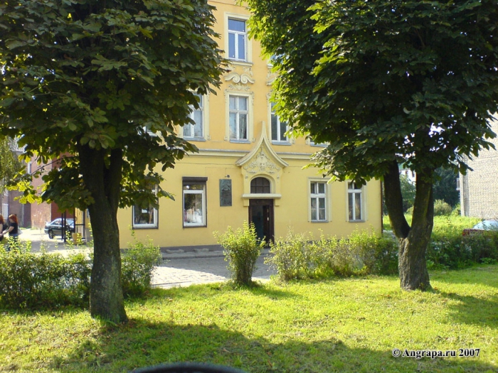 Дом на улице Пионерской, в котором останавливался Наполеон (вид из сквера), Черняховск