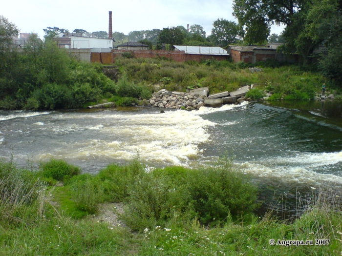 Водопад на реке Анграпа (рядом с улицей 22 Января), Черняховск