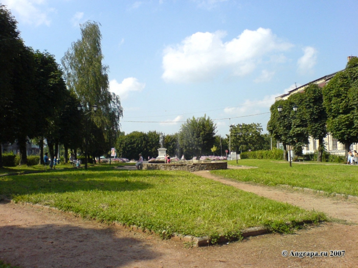 Сквер (переулок 2й-Госпитальный), Черняховск