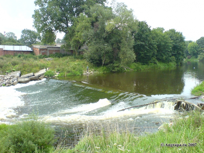 Водопад на реке Анграпа (рядом с улицей 22 Января), Черняховск