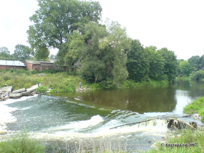 Водопад на реке Анграпа (рядом с улицей 22 Января), Черняховск