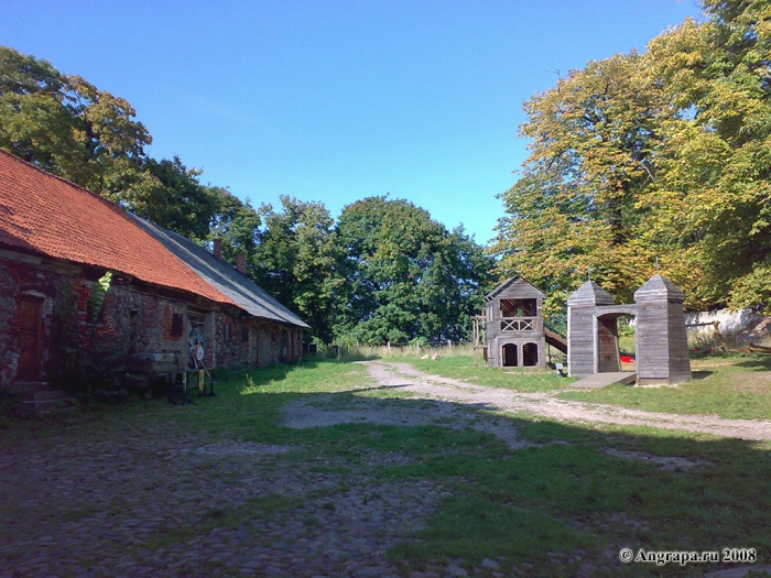 Двор замка Инстербург, Черняховск