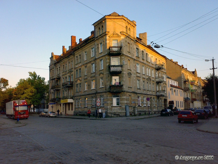 Здание на пересечении улиц Советская и Гагарина, Черняховск