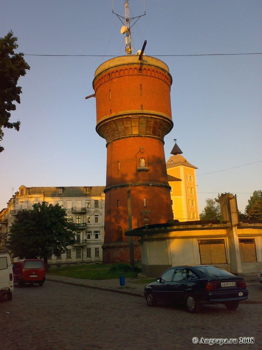 Водонапорная башня (угол улиц Спортивная и Гагарина), Черняховск