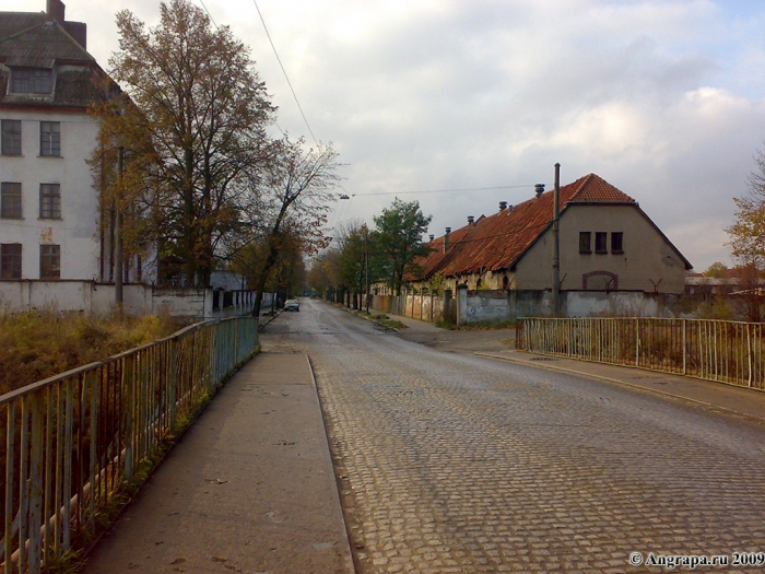 Улица Гагарина (вид с путепровода над железной дорогой), Черняховск