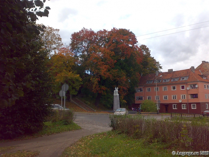 Вид на замок Инстербург (со стороны улицы Партизанской), Черняховск