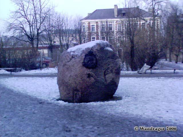 Памятный камень в честь проезда и остановки в Инстербурге Петра I (ул. Калинина), Черняховск