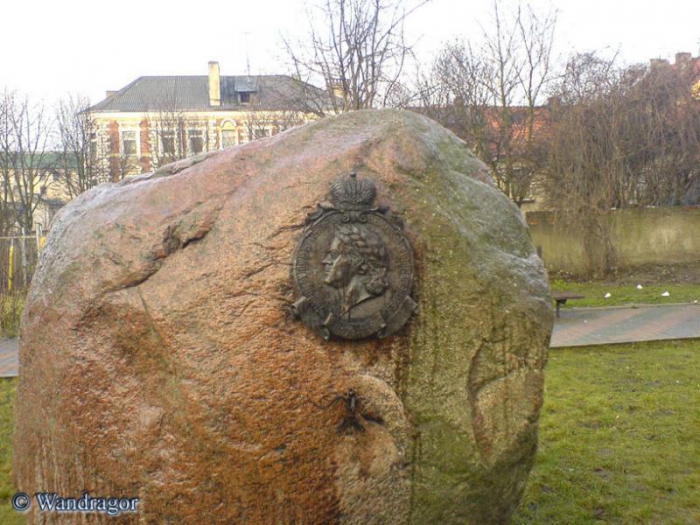 Памятный камень в честь проезда и остановки в Инстербурге Петра I (ул. Калинина), Черняховск