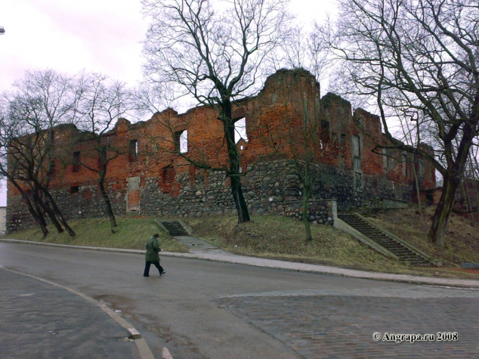 Замок Инстербург (угол улиц Партизанская и Замковая), Черняховск