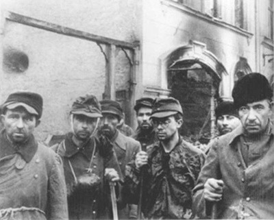 Попавшие в плен 22 января 1945 года члены фольксштурма Инстербурга (Из книги - Berlin: Downfall 1945)
