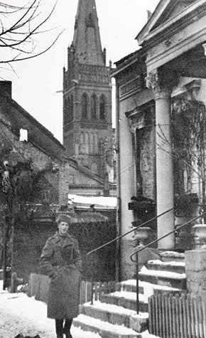 Военный корреспондент Александр Становов в Инстербурге 20 февраля 1945 года.