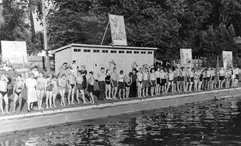 Летний плавательный бассейн в г.Черняховске. Конец 1940-х – начало 1950-х годов.