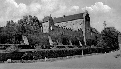 Замок Георгенбург. Довоенная фотография.