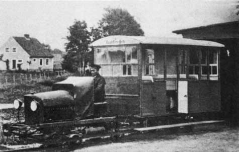 Так называемый «Ольга-Бан» (“Olga-Bahn”), маленький тепловоз, доставлявший от станции IKB Герлаукен курортников к месту отдыха.