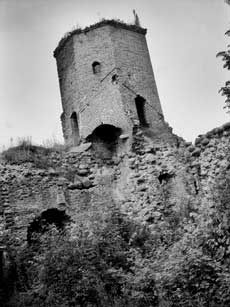 Руины крепостной башни замка Георгенбург.