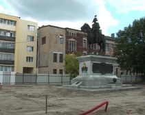 В Черняховске приступили к масштабной реконструкции сквера у памятника Барклаю де Толли